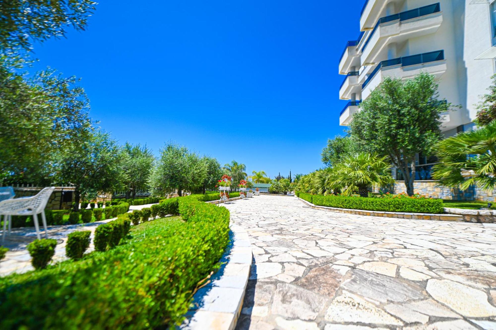 Elysium 5* Dhermi