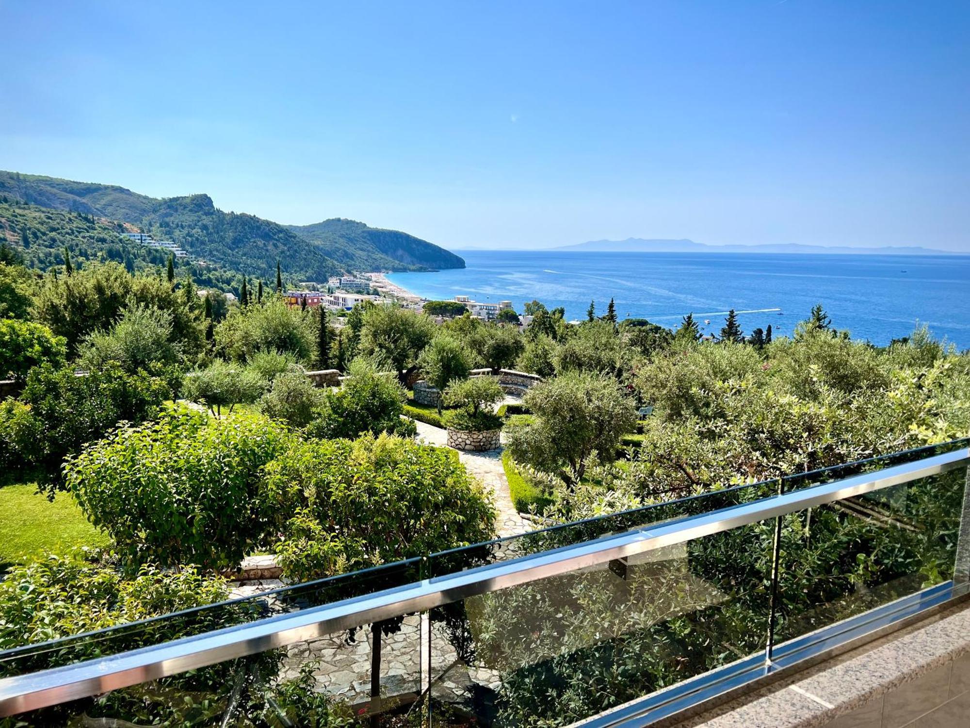 Elysium 5* Dhermi